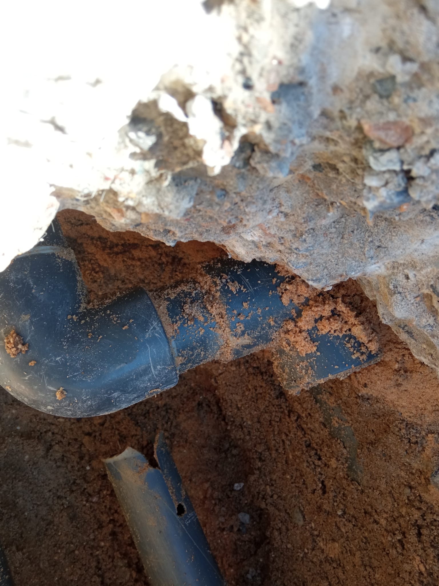 Reparación de averías y detección de fugas en piscina