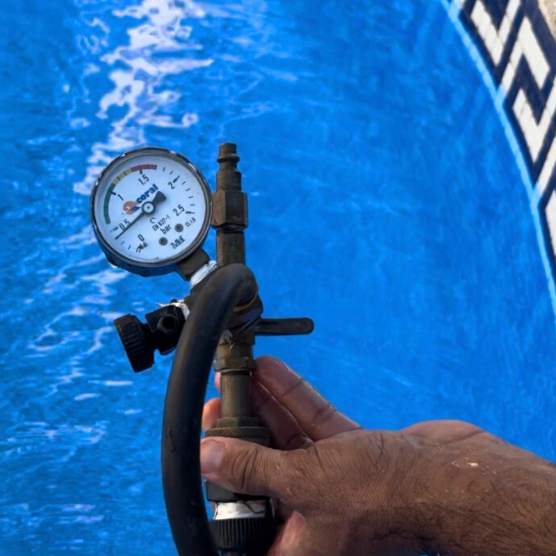 Detección de fugas en piscina con geófono profesional