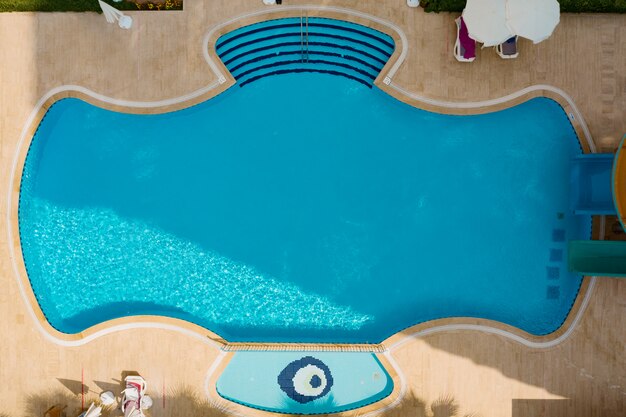 Tramitación de licencia municipal para construcción de piscina